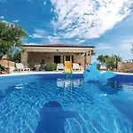 Nyaraló House Simun *