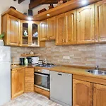 Nyaraló House Simun *