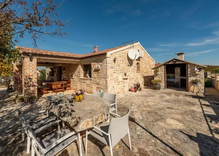 House Simun Vikendica