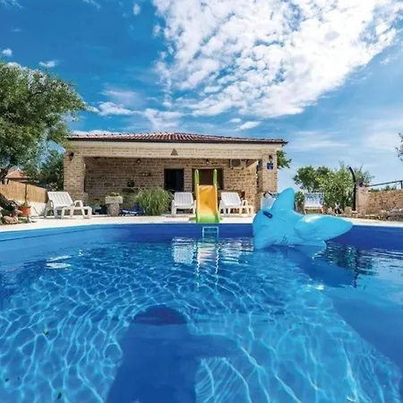Сasa de vacaciones House Simun *