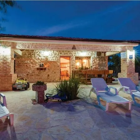 بيت للعطل House Simun *