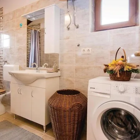 بيت للعطل House Simun *