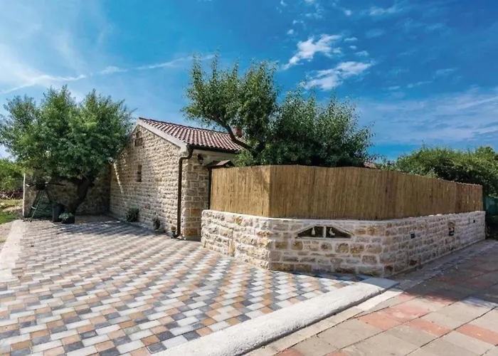 House Simun Дом отдыха