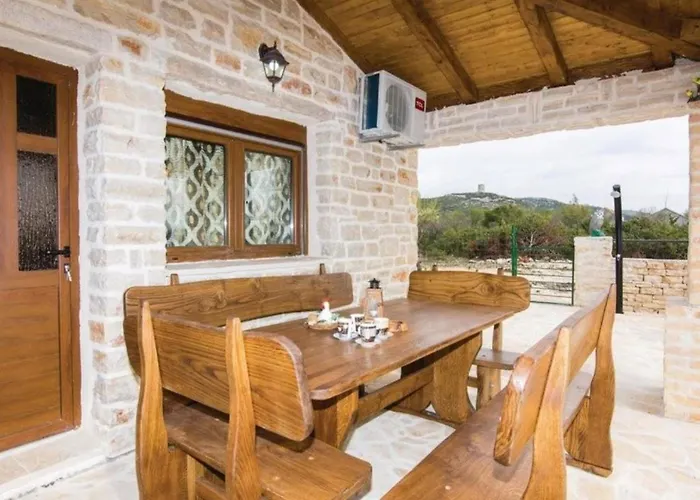 Сasa de vacaciones House Simun